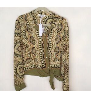 NWT Rose & Olive Cropped Blouse